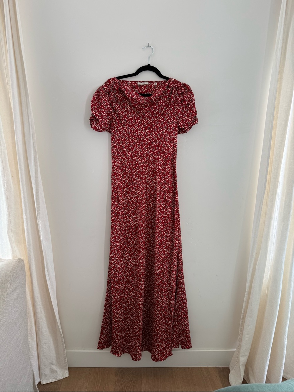 Doen Red Floral Puff-Sleeve Maxi Dress Theodora - Picture 2 of 5